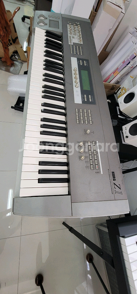 코르그Z1 신디사이저--4