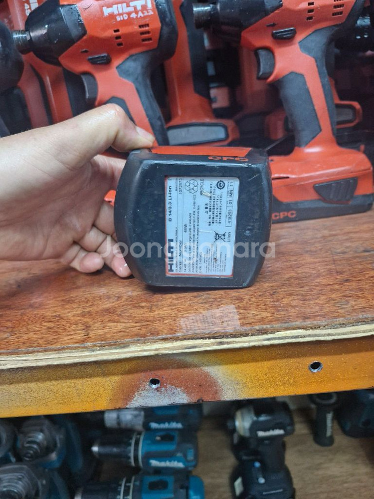 [정품]힐티배터리14.4V 3.3AH 귀한배터리--4