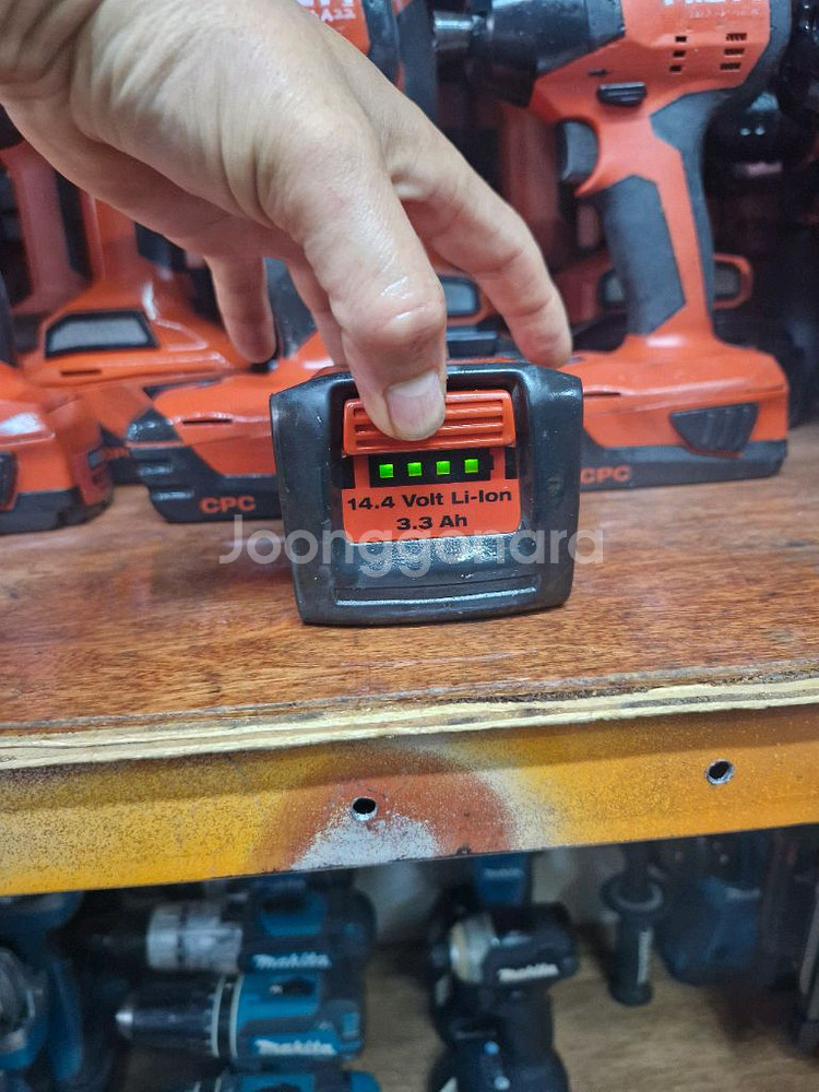[정품]힐티배터리14.4V 3.3AH 귀한배터리--5