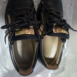 쥬세페 자노티 블랙 스니커즈 225