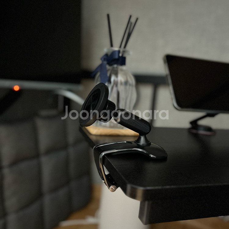 [새상품] 차량용 맥세이프 거치대 (대시보드용)--0
