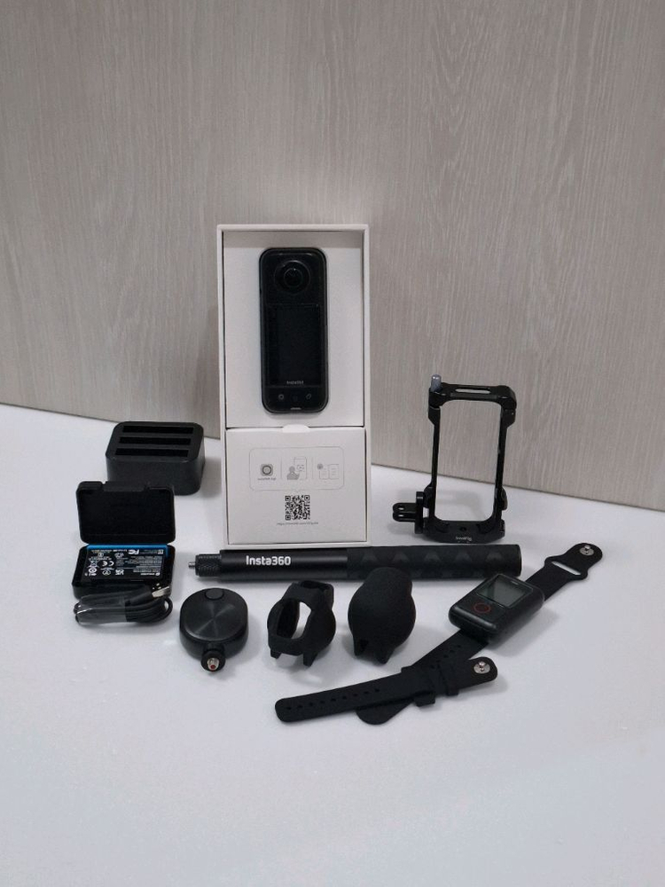 insta360x3 얼티밋 번들 + 추가 악세사리--0