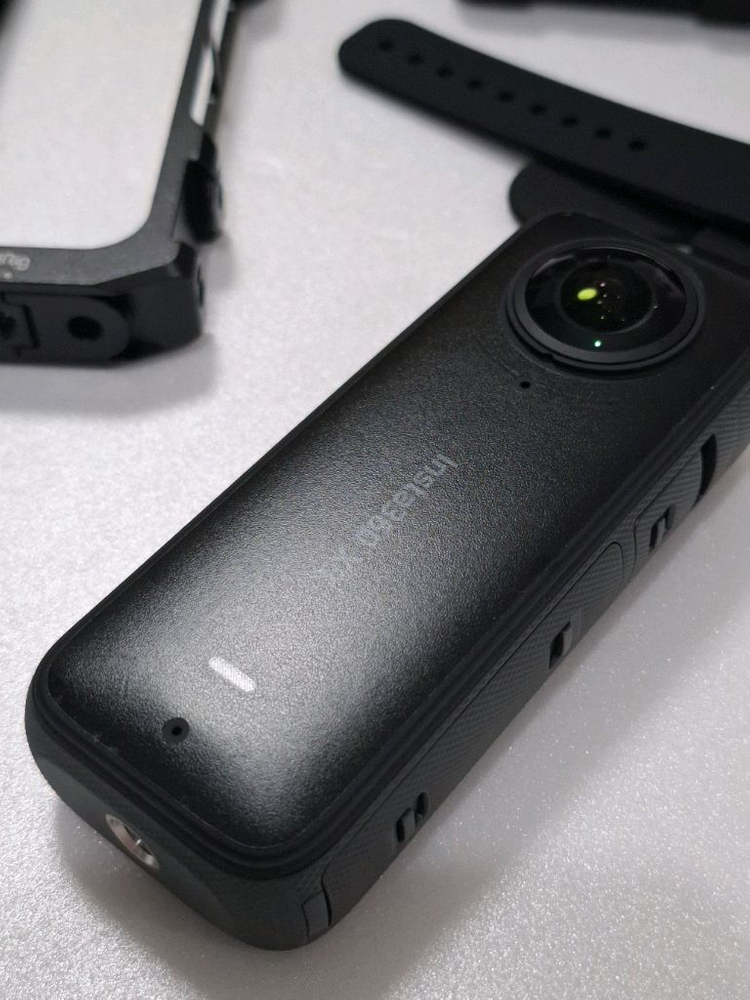 insta360x3 얼티밋 번들 + 추가 악세사리--4