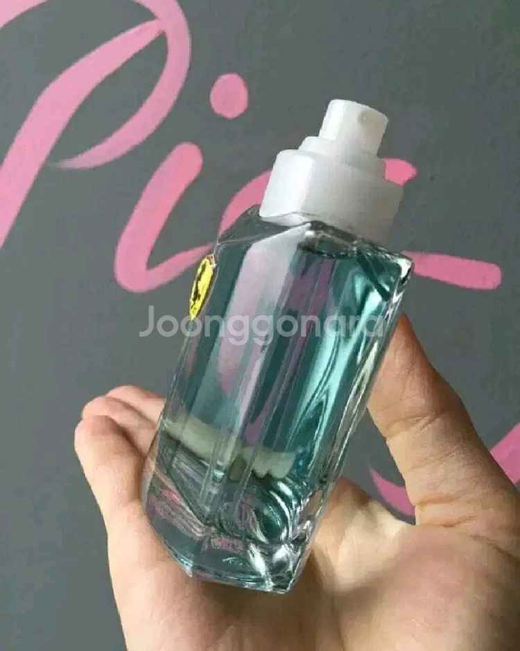 페라리 라이트 에센스 오드뚜왈렛 75ml(단종)--1