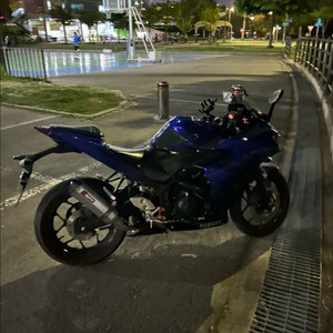 야마하 YZF-R3 오토바이