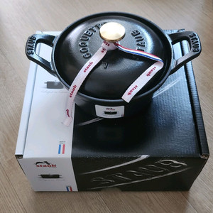새상품) 스타우브 원형 빈티지 꼬꼬떼 블랙 12cm