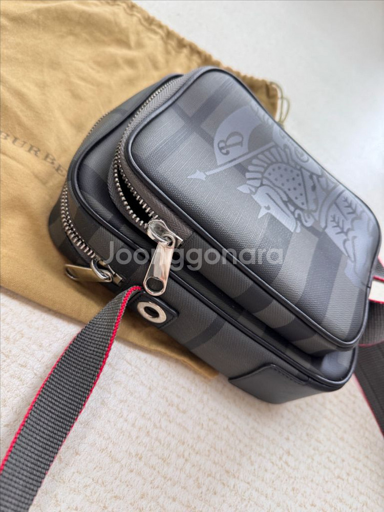 버버리 크로스백--3