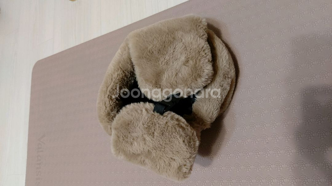 캠핑용 귀덮개 털모자와 목도리/거의 새것--3