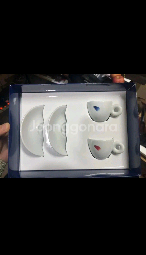 일리 컬렉션 이우환 에스프레소 커피잔 셋트 팝니다.--1