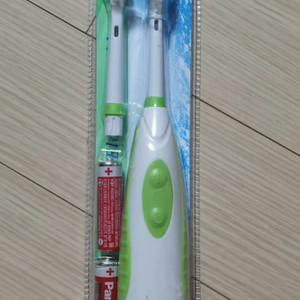 [미개봉] 전동칫솔, 아이부터 어른까지 사용 가능한 편
