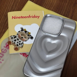 (새상품) 나인틴프라이데이 아이폰16프로 실버 하트 케
