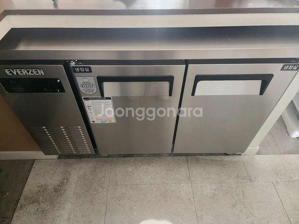 대전중고 에버젠 간냉식 테이블냉장고 1200 사이즈--0