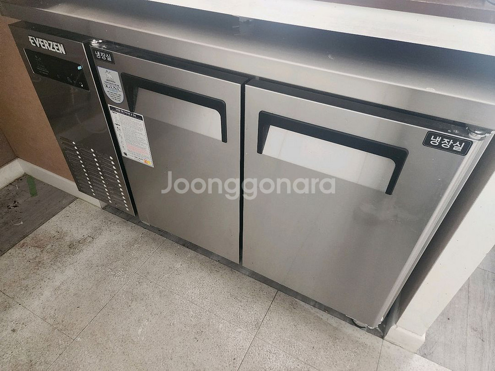대전중고 에버젠 간냉식 테이블냉장고 1200 사이즈--1