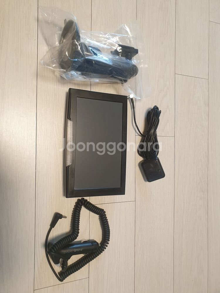 파인드라이브 iQ 3D 9000 BLACK 네비게이션--0