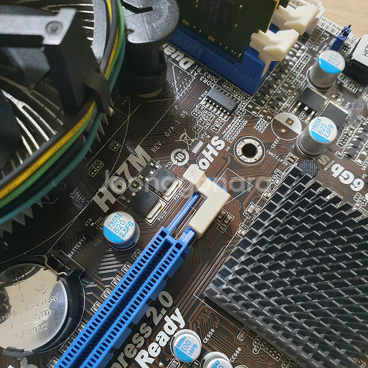 h67 보드 + 8gb 램 + cpu 몽땅 인텔--3