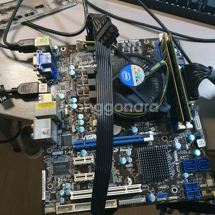 h67 보드 + 8gb 램 + cpu 몽땅 인텔--2