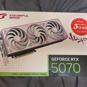 COLORFUL RTX 5070 화이트 미개봉 팝니다