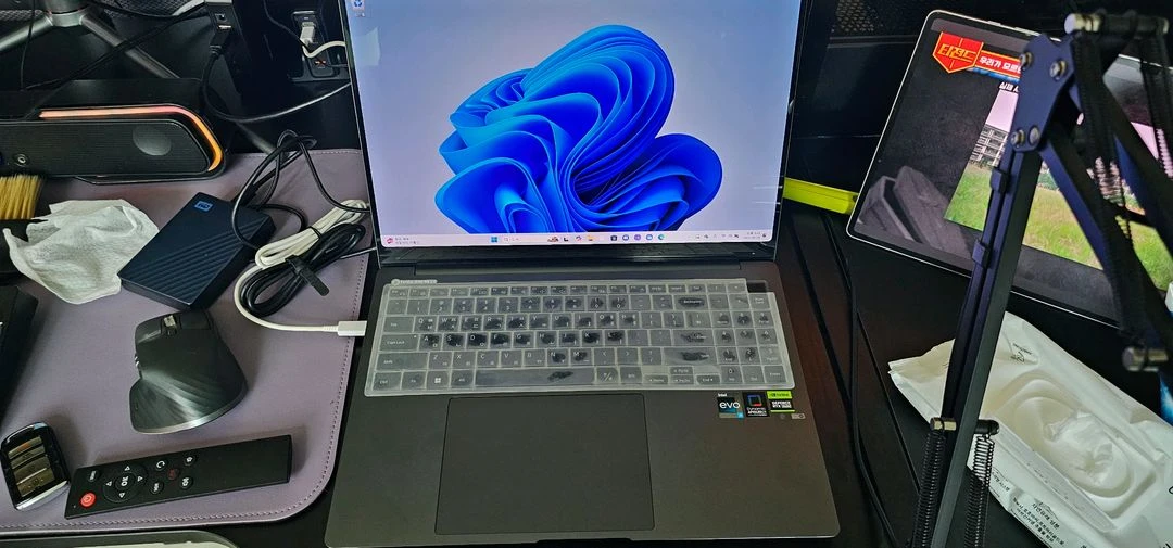 북3 울트라 i9-13900H / RTX4070 이미지