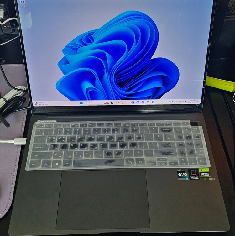 북3 울트라 i9-13900H / RTX4070 이미지