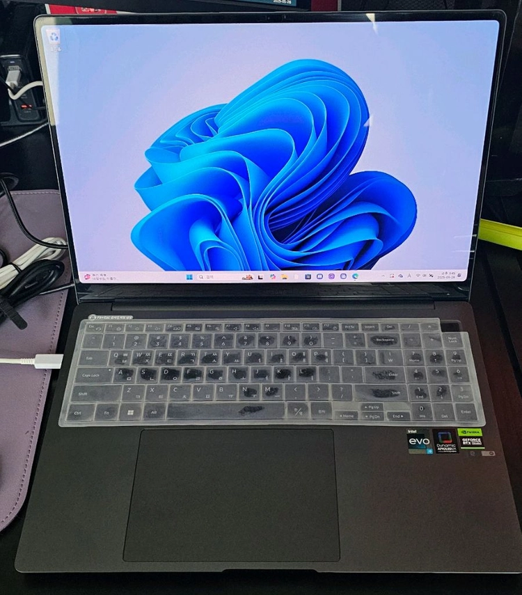 북3 울트라 i9-13900H / RTX4070 이미지