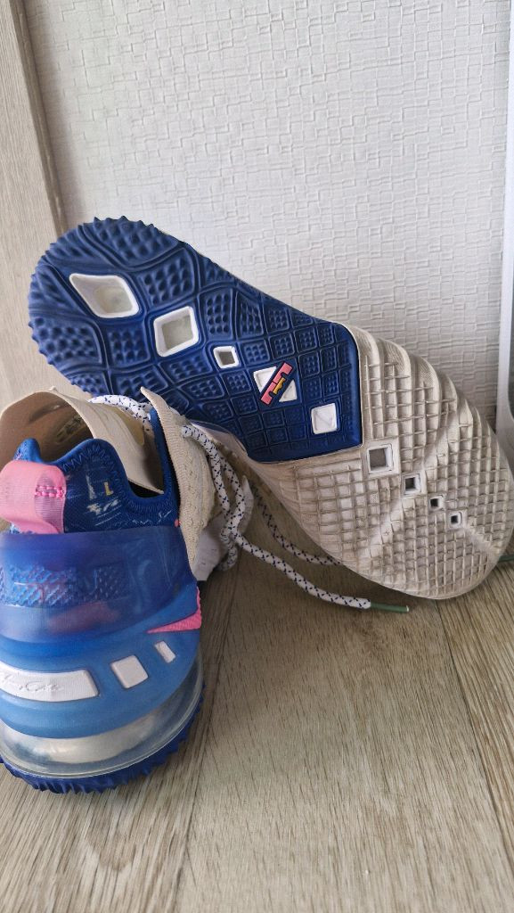 나이키 르브론 18 로우 250--4