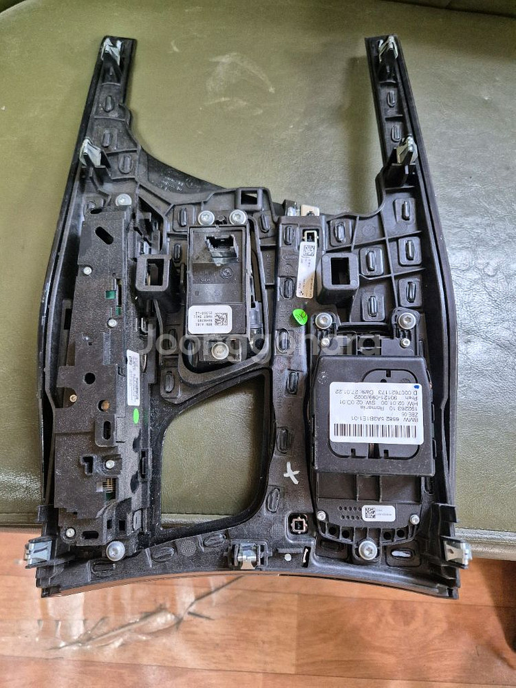 bmw g30 id7 아이드라이브 센터커버앗세이--2