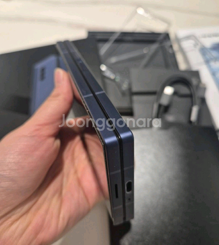 갤럭시 Z폴드6 네이비 512GB 팔아요 (자급제,삼케--2