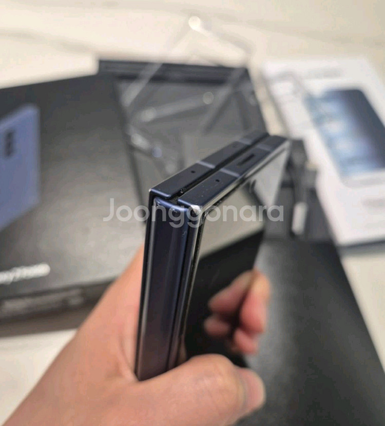 갤럭시 Z폴드6 네이비 512GB 팔아요 (자급제,삼케--1