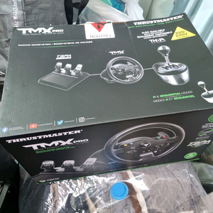 트러스트마스터 TMX pro(T150이랑 같은 라인업)