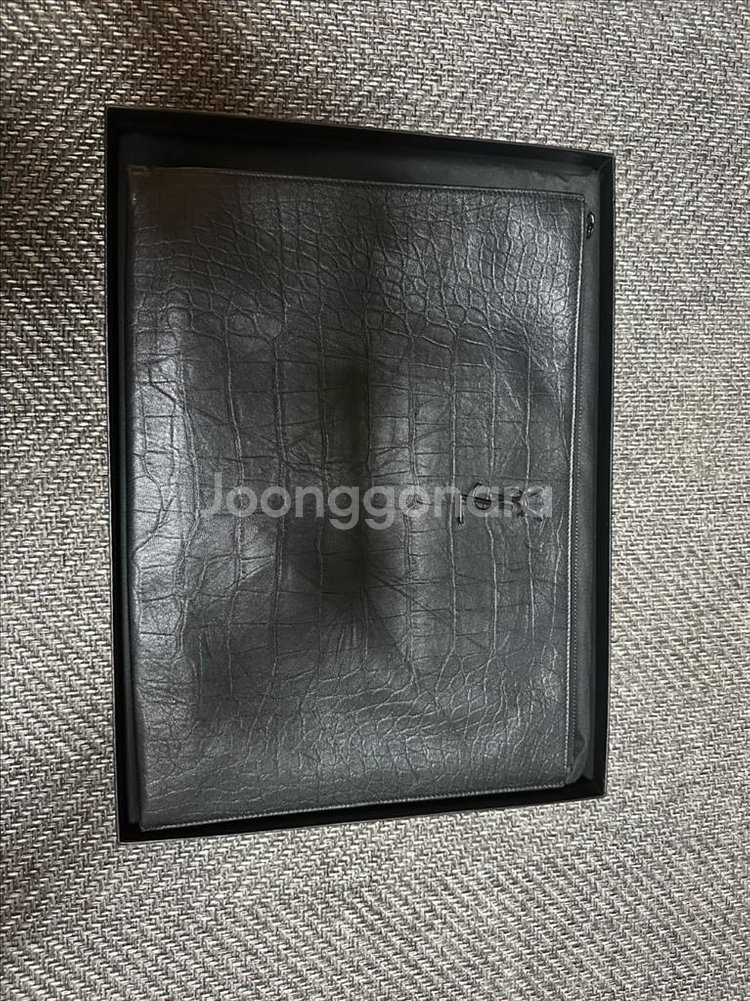 YSL 크로커다일 엠보싱 블랙로고 도큐먼트 지퍼 클러치--1