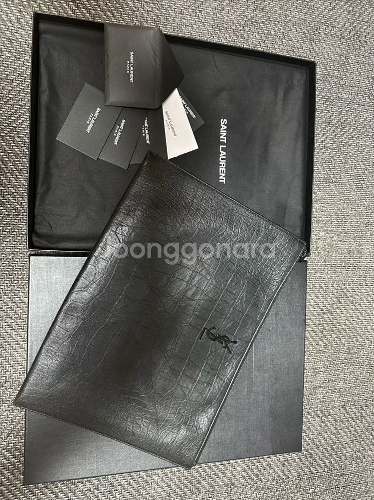 YSL 크로커다일 엠보싱 블랙로고 도큐먼트 지퍼 클러치--3