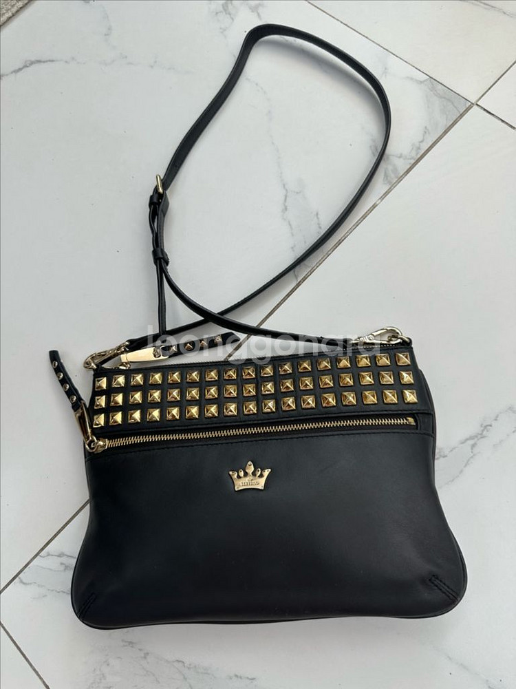 제이에스티나 여성 크로스백 판매합니다.--0