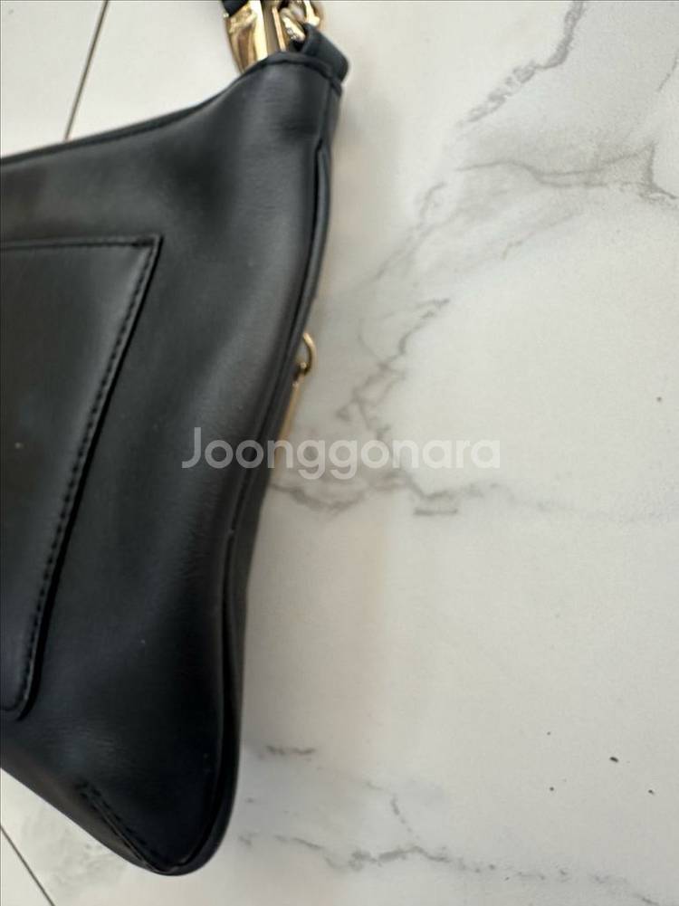 제이에스티나 여성 크로스백 판매합니다.--5