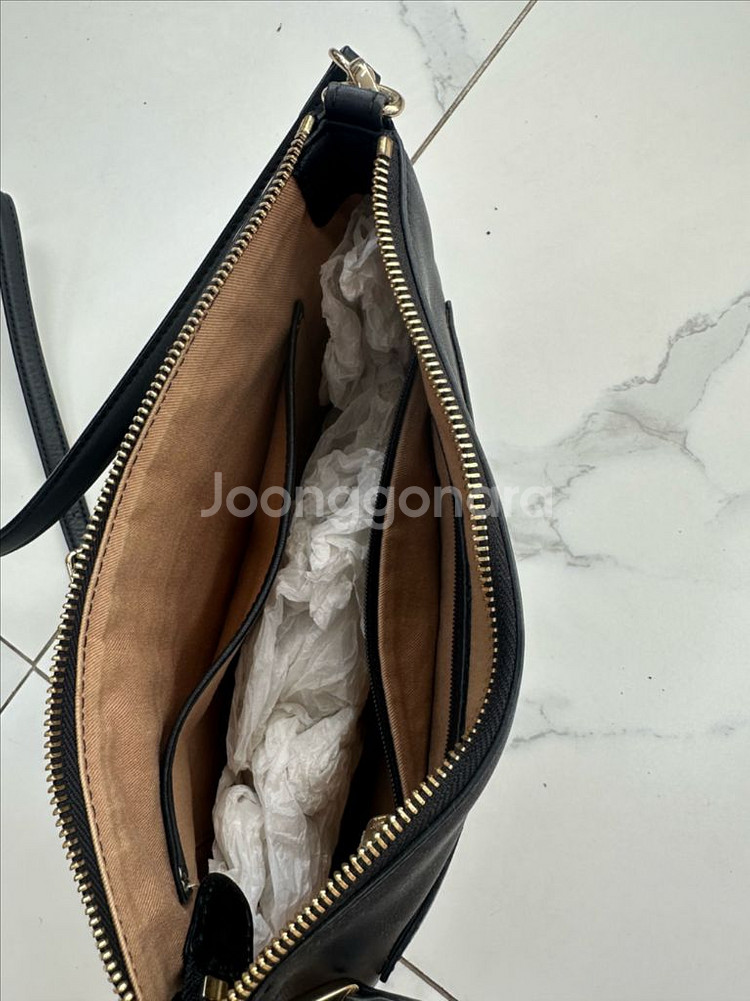 제이에스티나 여성 크로스백 판매합니다.--7