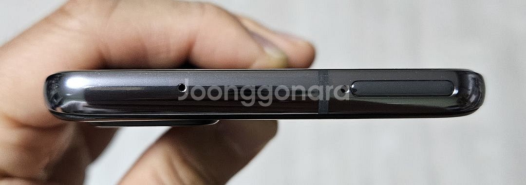 갤럭시 퀀텀2 블랙 128GB A급 싸게 팝니다.--2
