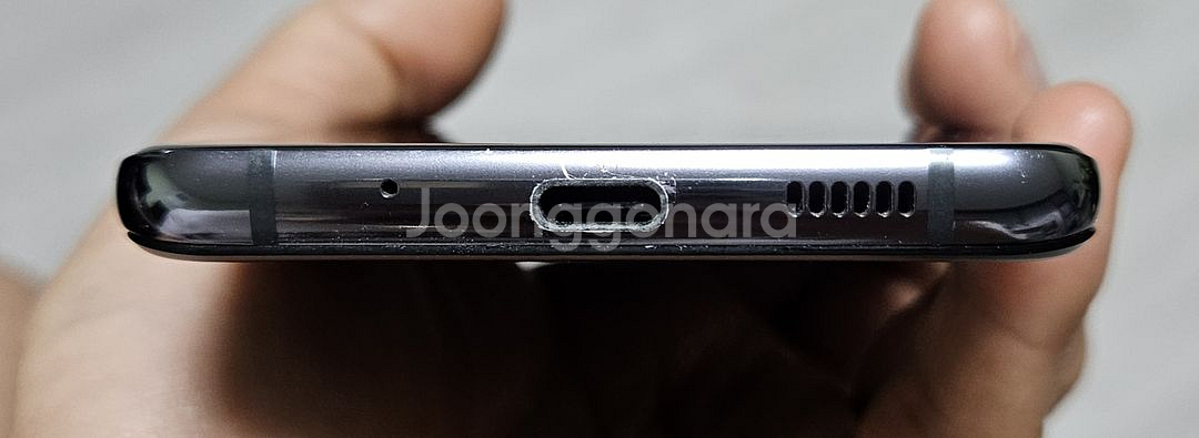 갤럭시 퀀텀2 블랙 128GB A급 싸게 팝니다.--3