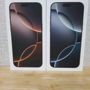 아이폰16 프로맥스 256G 미개봉 자급제 팝니다.