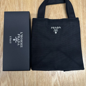 프라다 르옴므 에코백 새제품