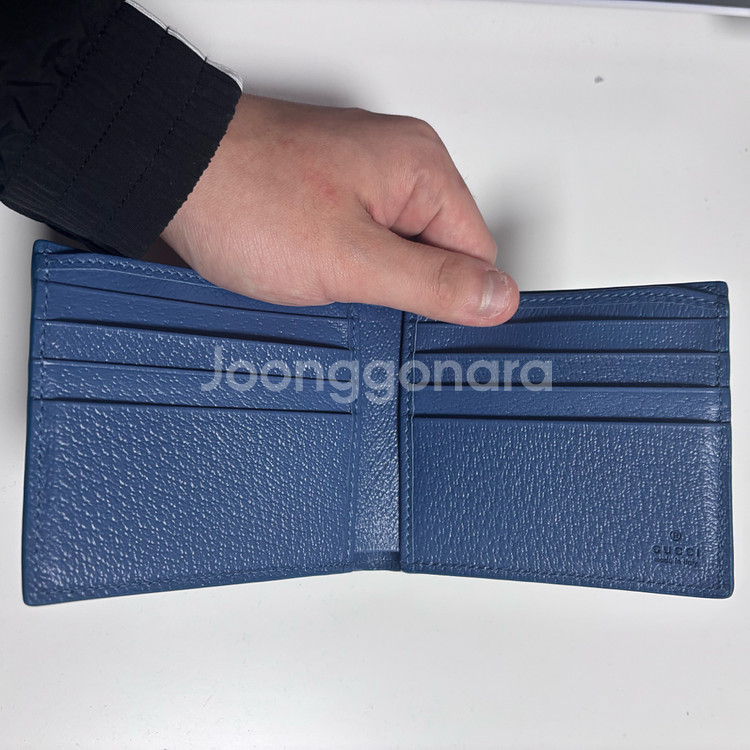 구찌 블루라이닝 GG 바이폴드 지갑--1