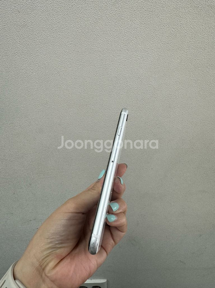 (부산중고폰)아이폰se2 화이트 64기가 판매해요--2