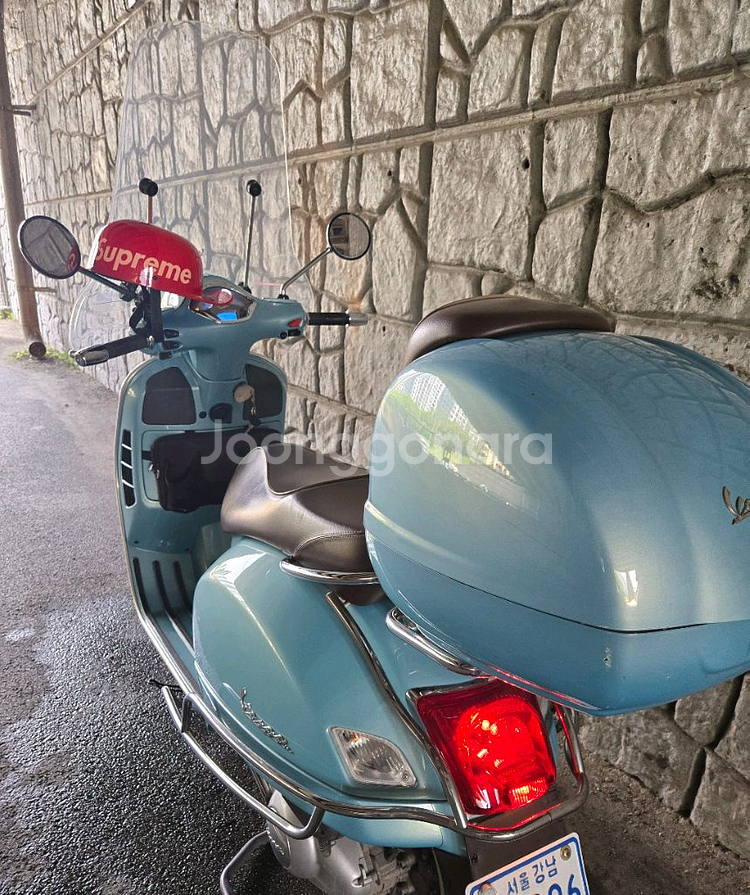 베스파 GTS300 70주년 한정판--4