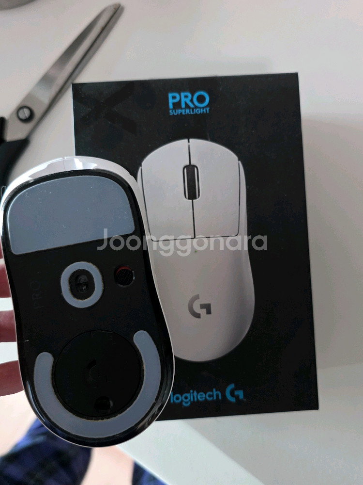 로지텍 G PRO X SUPERLIGHT 화이트 마우스--1