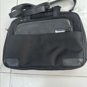 상태양호한 샘소나이트 서류 가방 판매합니다