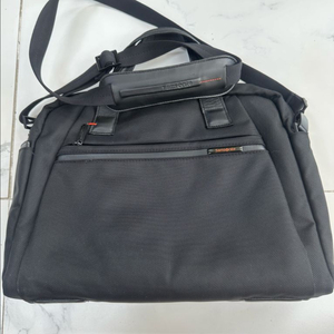 상태양호한 샘소나이트 서류 가방 판매합니다