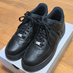 나이키 에어포스1 07 로우 트리플블랙 280