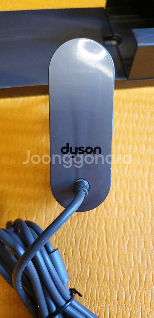 다이슨 V6 V7 V8 충전기 + 거치대--1