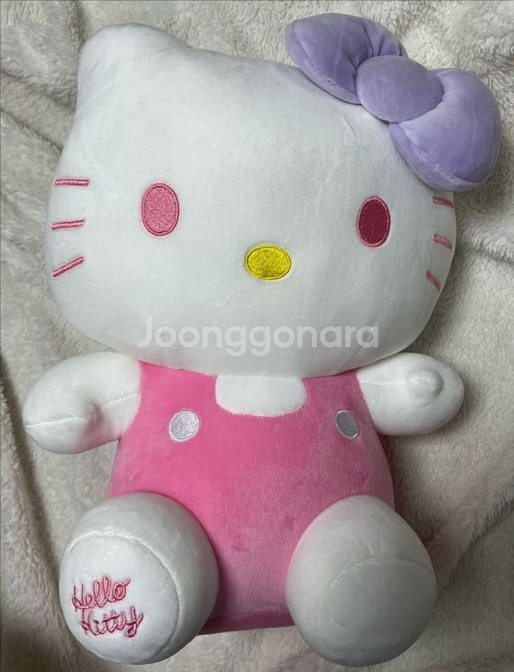 산리오 헬로키티 30cm 봉제인형 팝니다--0