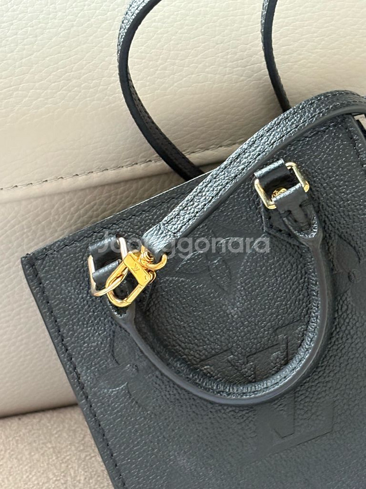 루이비통 쁘띠 삭 플라 앙프렝뜨 M81417 + 카드지--4