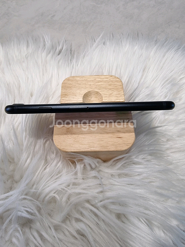 아이폰SE3 미드나이트 128G 판매합니다!!(선물용)--2