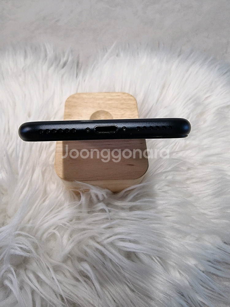 아이폰SE3 미드나이트 128G 판매합니다!!(선물용)--5